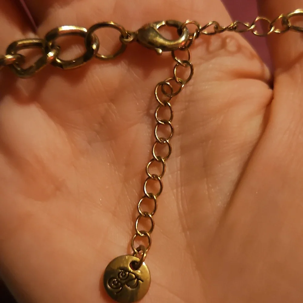 Plunder Cream and Gold Floral Necklace - Picture 3 of 3